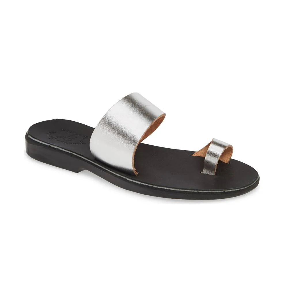 Abra - Leather Toe Loop Sandal | Silver