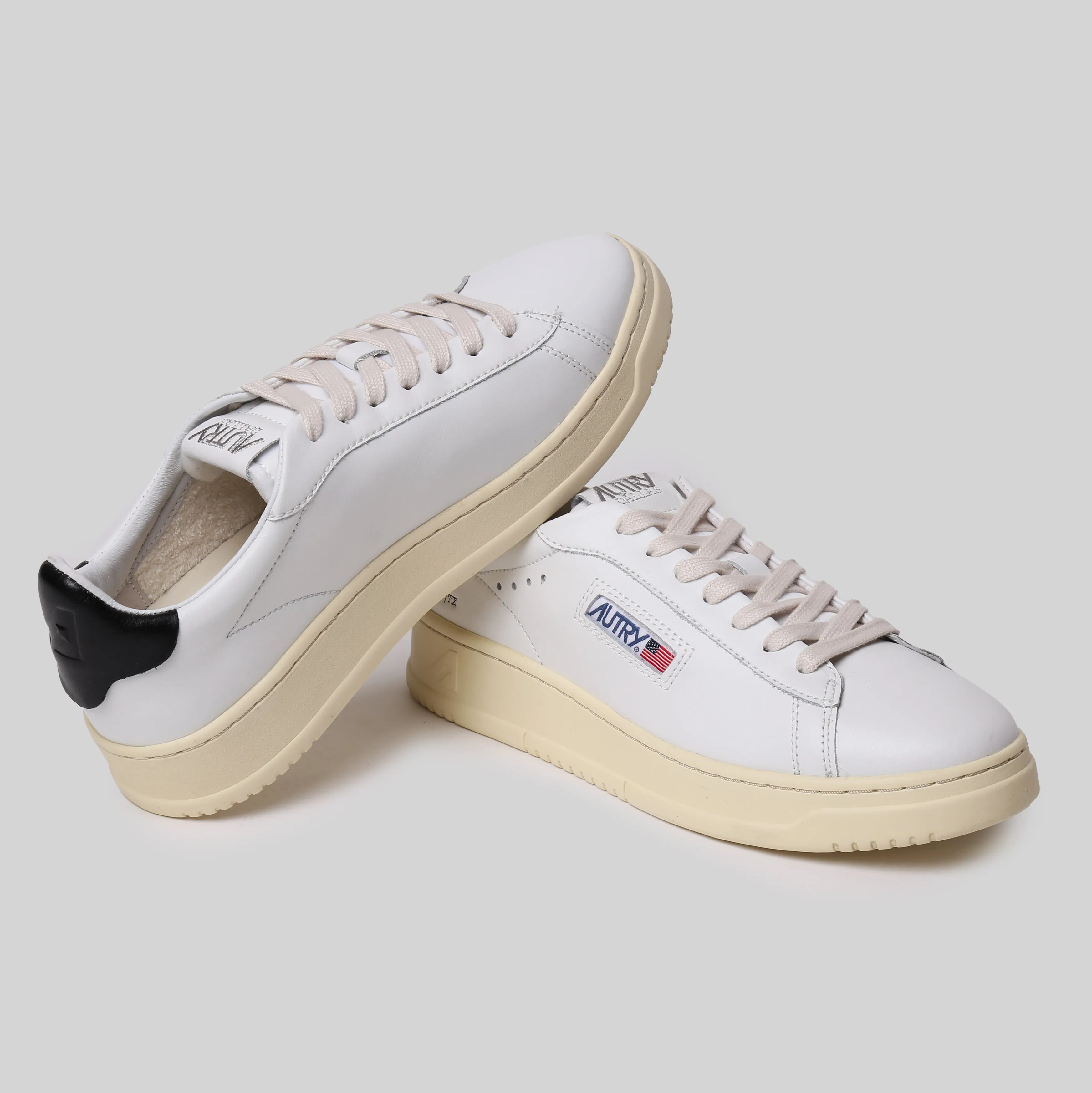 AUTRY SNEAKERS DALLAS LOW SUPER VINTAGE WHITE/BLACK