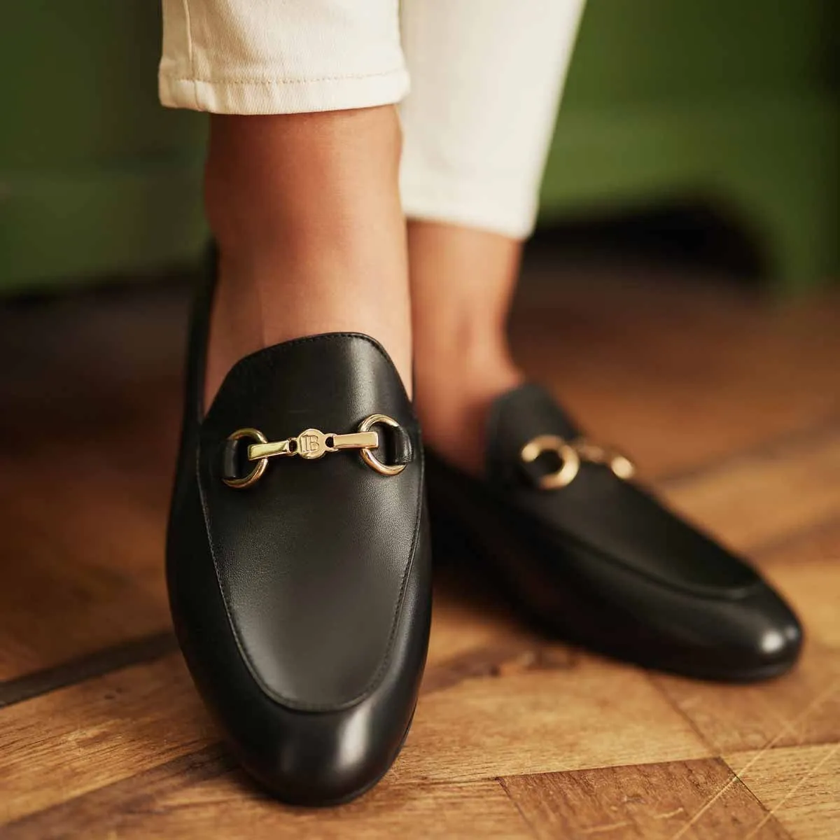 Vendôme Fleur black calfskin leather loafers