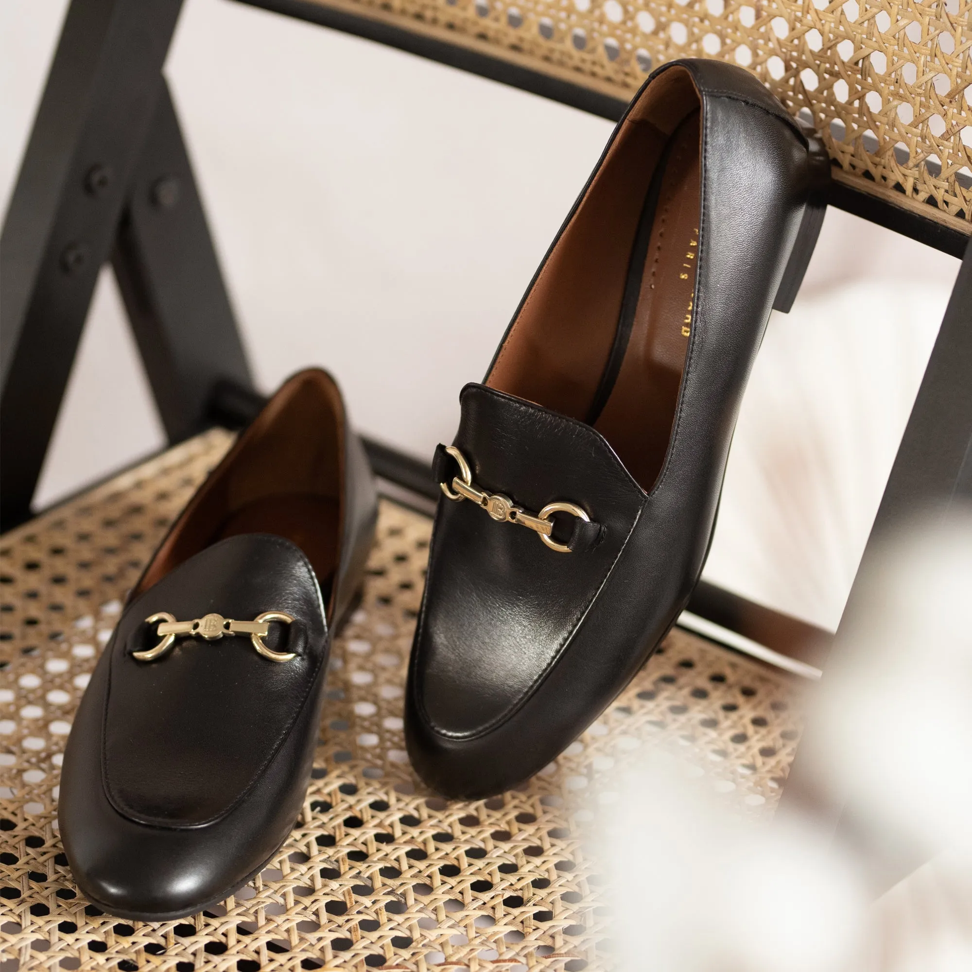 Vendôme Fleur black calfskin leather loafers