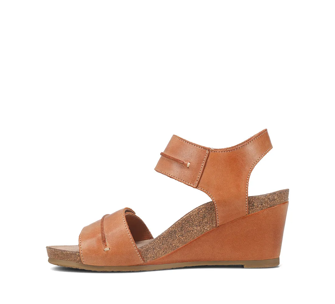 Women's Taos Reason Color: Caramel